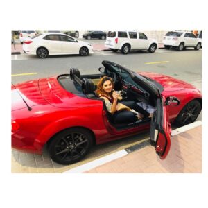 Ishaara Nair Instagram - FRI-nally we got that Friday feeling ❤️😍 #weekendvibes #fridaymood #happyface #instafriday #husbandsclick #sendinglove #goodevening #weekender #mybubble #mazdamx5 #dubaiweekend #mydubai Dubai, United Arab Emirates