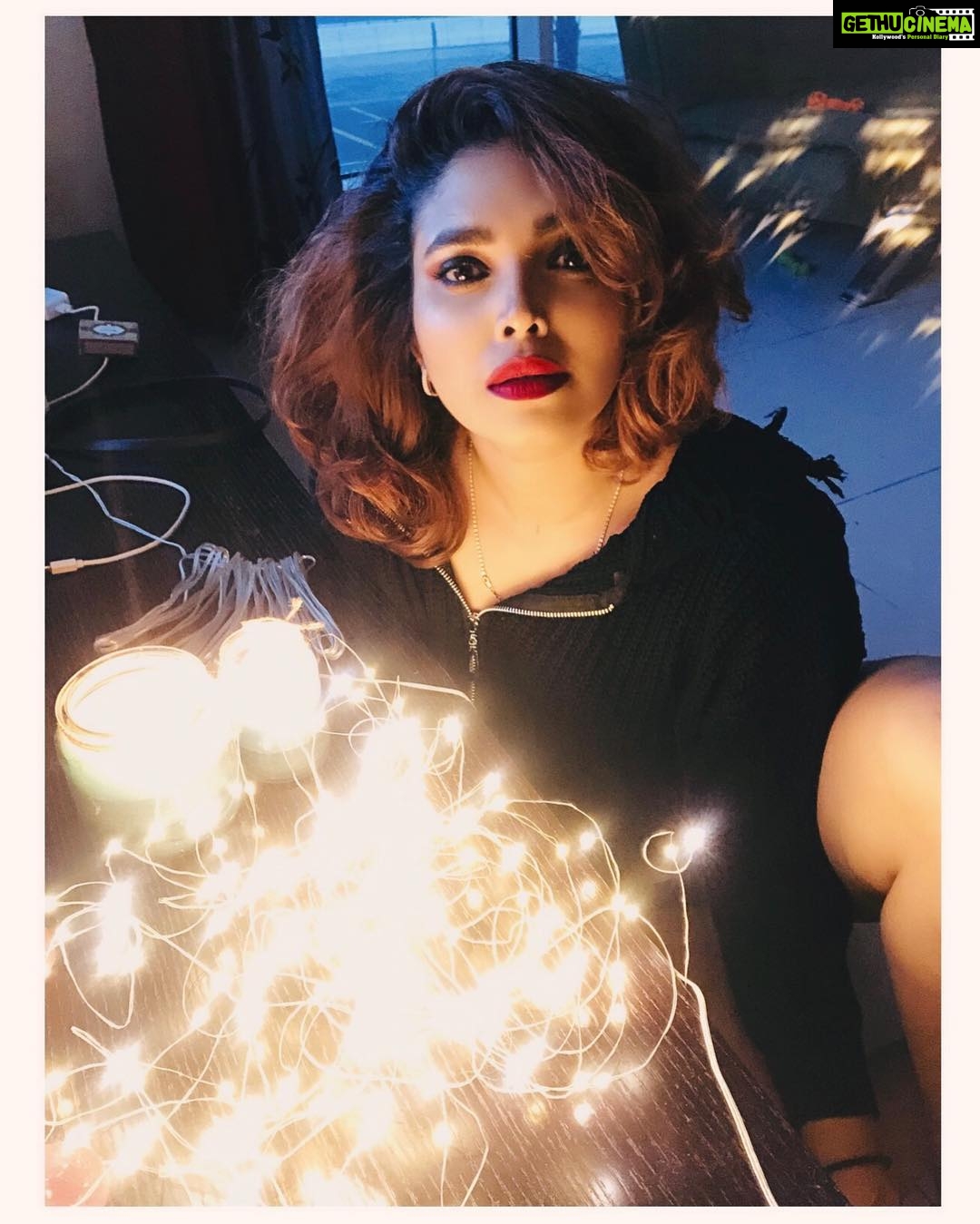 Ishaara Nair Instagram - Yeah!! Christmas obsession rewind #christmas #obsession #dubai #igersdubai Dubai, United Arab Emirates