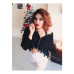 Ishaara Nair Instagram - As clear as black and white #blackandwhite #awesomedecember #gratefulfor2018 #mydubai #hellodecember #hatersgototrash Dubai, United Arab Emirates