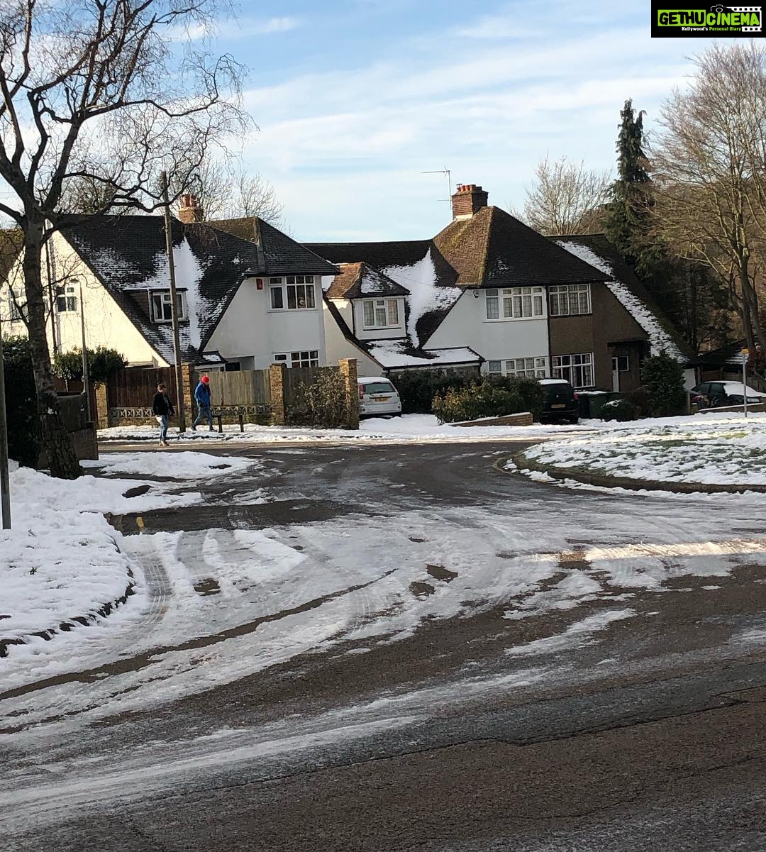 Ishaara Nair Instagram - Beauty everywhere ❤️ #swipeformore #london #bliss #peaceful #dubaibloggers #wanderlustsinlondon #mydubai #beautifullondon Amersham, Buckinghamshire