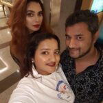 Ishaara Nair Instagram - 👫👭 #aboutlastnight #love #brosforlife #friendslikefamily Sofitel Dubai Downtown