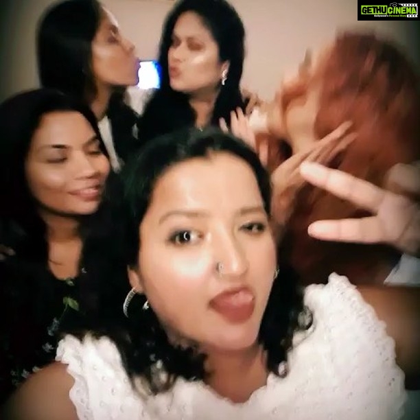 Ishaara Nair Instagram - You can’t do epic shit with basic people #mygirlgang #goddessses #dopedays #chillnights #goodcompany #mellowvibes #squad #happygirls #sistersquad #notsobasic @sowmya_gambino_drago @sowmyabalan @lakshmi_varadhan @sahil_jsahil @gotokarthik Dubai, United Arab Emirates