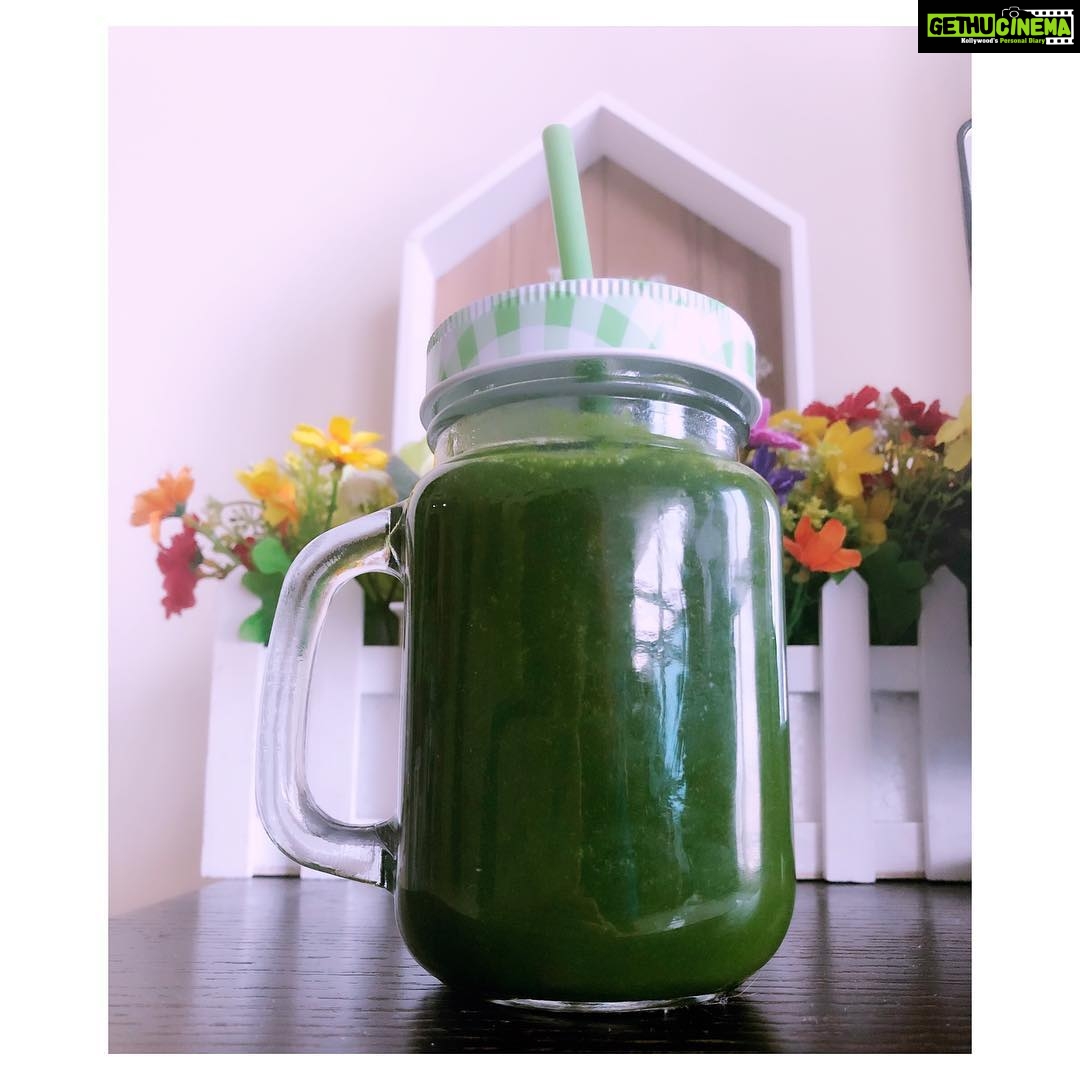 Ishaara Nair Instagram - How bout some green juice this afternoon?? #vegan #detox #stayinghealthy #fitfam #greenjuices Dubai, United Arab Emirates