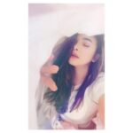 Ishaara Nair Instagram - Drowning in whites(purity, hopes and peace) #white #peace #hope #purity #whitesandlights #mydubai #dubaiinfluencer #livinglife..... thank you @sorelleamore for the inspiration... not perfect but am trying to get good selfies clicked.... keep inspiring... love your work 😍❤️ @sorelleamore Dubai, United Arab Emirates