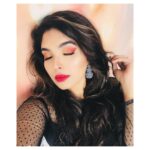 Ishaara Nair Instagram - Good night guys... #goodnightpost #makeupmastersanjana #mydubai #uae thank you for the amazing eye makeup sanju. I loved it @actresssanjana @morphebrushes #morphe3502 #morphejaclynhillpalette Dubai, United Arab Emirates