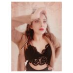 Ishaara Nair Instagram - Oh!! Hello there #poser #instagram #mydubai #fitfam #dubaiinfluencer #myuae #peace #passion #happiness😍 Dubai, United Arab Emirates