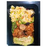 Ishaara Nair Instagram - All the #vegangoodness of lentils sauteed in chopped cabbages, mushrooms, avocado sauce and more #veganrecipes # veganfood #fitnessfun #fitandfab Dubai, United Arab Emirates