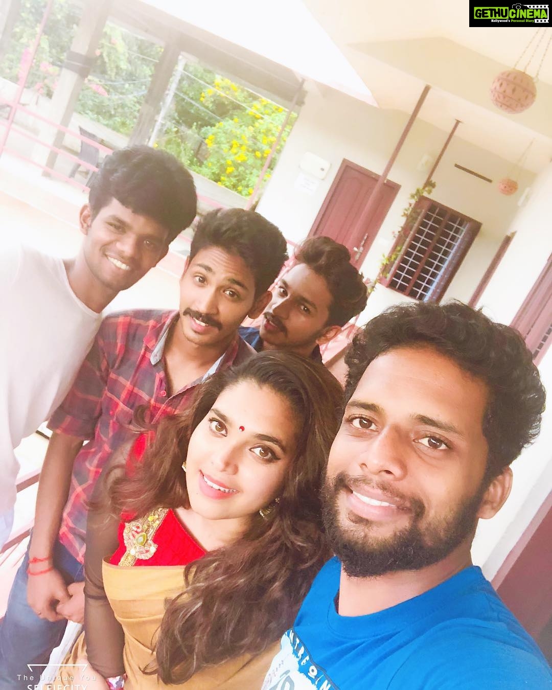 Ishaara Nair Instagram - Strong together. My pillars!! My cousins and my little brother Suresh. Without you guys everything would have been impossible. I love you guys #cousins #mystrength #love #sureshbro #pillars #forliferelationships