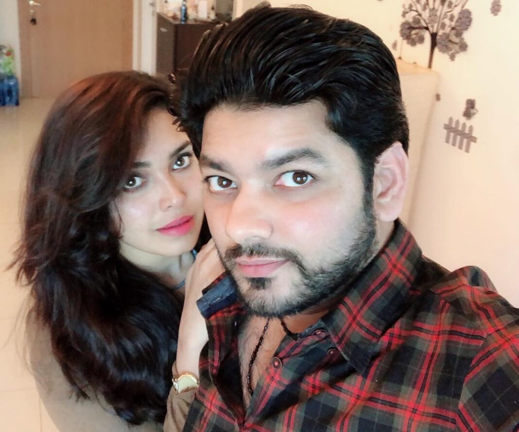 Ishaara Nair Instagram - “THE MAN” of my life. Am so proud to have you as my partner for life. I have always wondered what people mean when they say BE A MAN. Now I know it’s YOU. It’s about having respect and love towards people. After a journey of three long years with you, I still feel loved the same way as the day I met you. Am so so proud and blessed for having a partner like you. Am truly blessed. Am so pleasantly overwhelmed by the way you treat me like a princess despite of all the flaws that I have. 😘. You laugh when I laugh. You cry when I cry. You bring roses when I fight 😍😘. You always have my back when I fall. I know u will do anything just to make me smile. What more of a MAN can I expect?? I feel so proud when I hear how my friends and family adore you. You make everyone feel warm and loved. I love you to the moon and back. Now just one question... 🤔🤔🤓Will you be mine forever?? Coz amidst of this fake ass world only you are THE REAL MAN to my eyes and I want to spend the rest of my life with you. ❤️❤️❤️. #myman #man #resultofmygoodkarmas #reasonformyhappiness #myworld