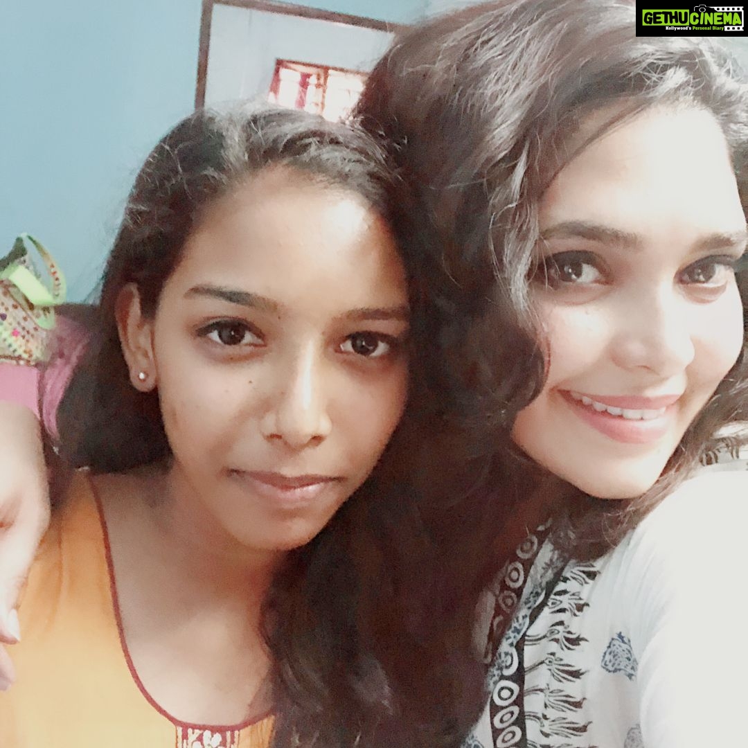 Ishaara Nair Instagram - Cousins are connected heart to heart. Distance and time can’t break them apart #cousins #love #truelove #kottayam #thekkady #peace #real