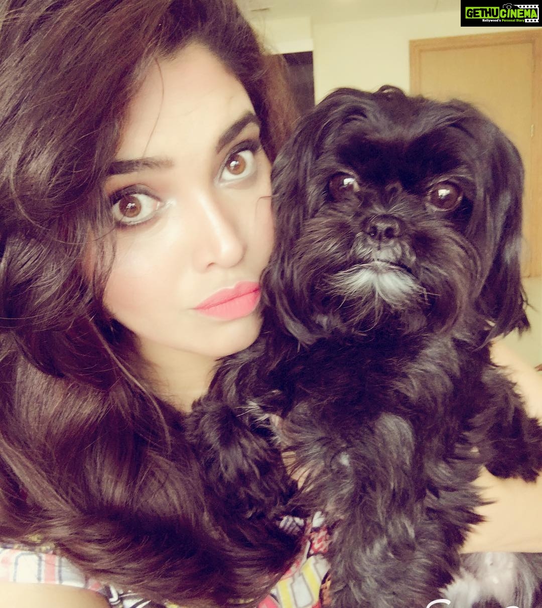 Ishaara Nair Instagram - The best therapist has fur and four legs #furry #fluffball #unconditionallove #instagood #shemakesmesohappy #blessed