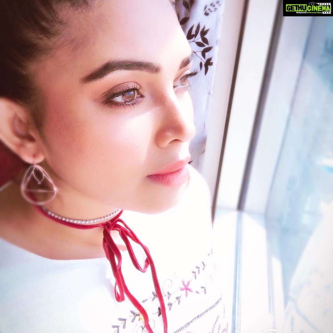 Ishaara Nair Instagram - Do what makes your soul shine #sunshinesoul #beautifulday #instagood #positivevibes #happyweekend