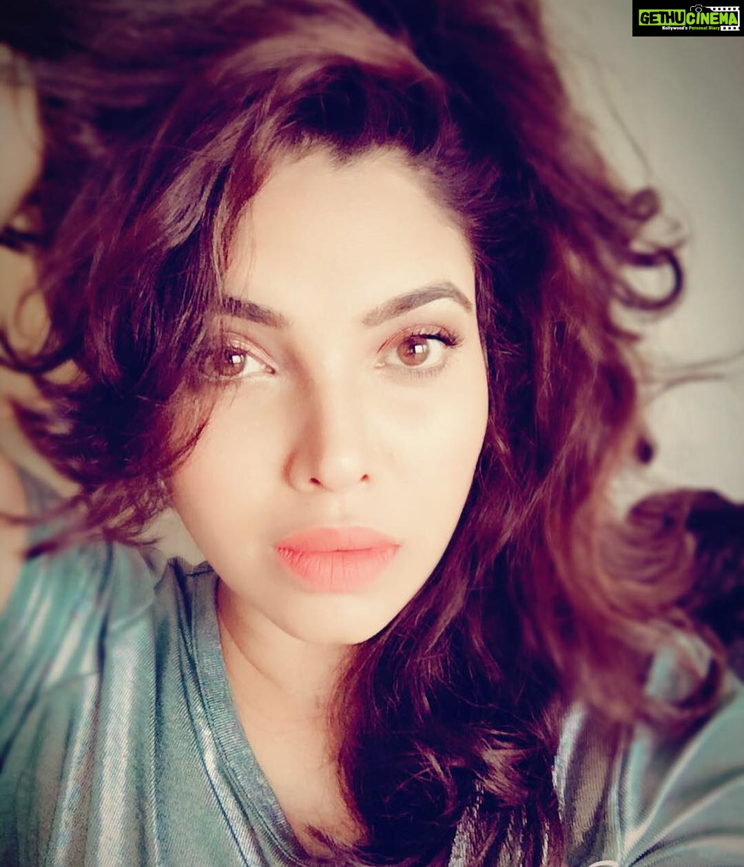 Ishaara Nair Instagram - #goodevening #instagram #instagood #peaceout✌