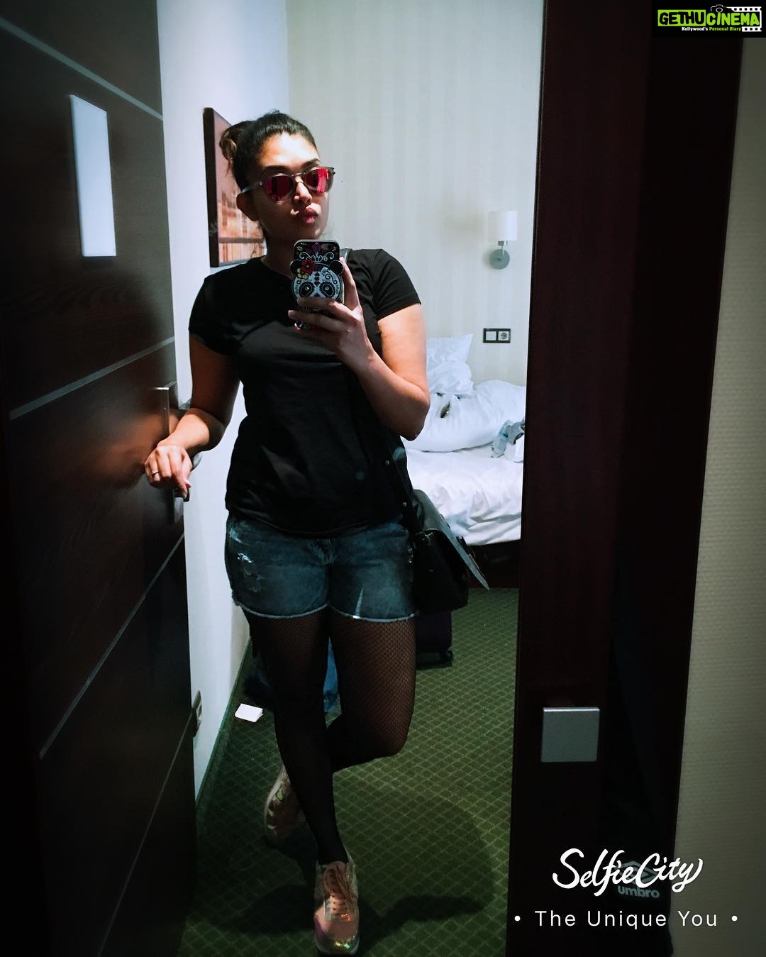 Ishaara Nair Instagram - Bye bye #wrapup #peace