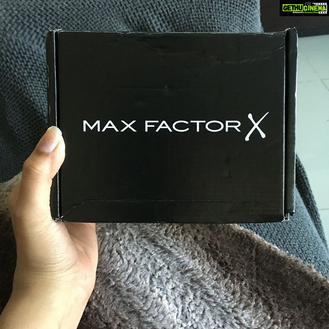Ishaara Nair Instagram - Yaayyy!! Received my first ever voxbox from maxfactor. Thank u so much @maxfactorarabia @maxfactor @influensterme @influenster #voxbox #influenstervoxbox #maxfactorarabia