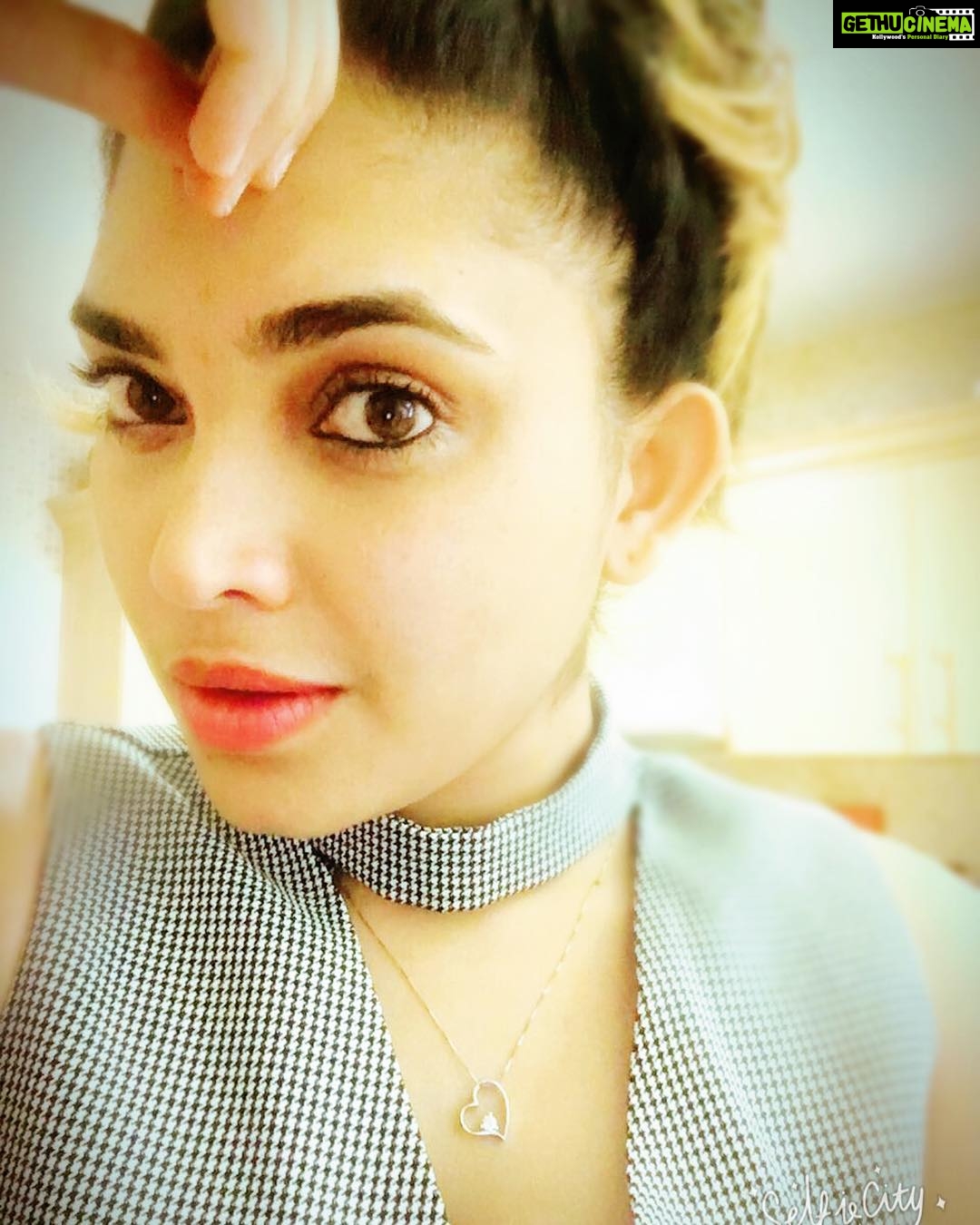Ishaara Nair Instagram - You will never have this day again. So make it count #newday #feelingalive #happyface #hopestrong