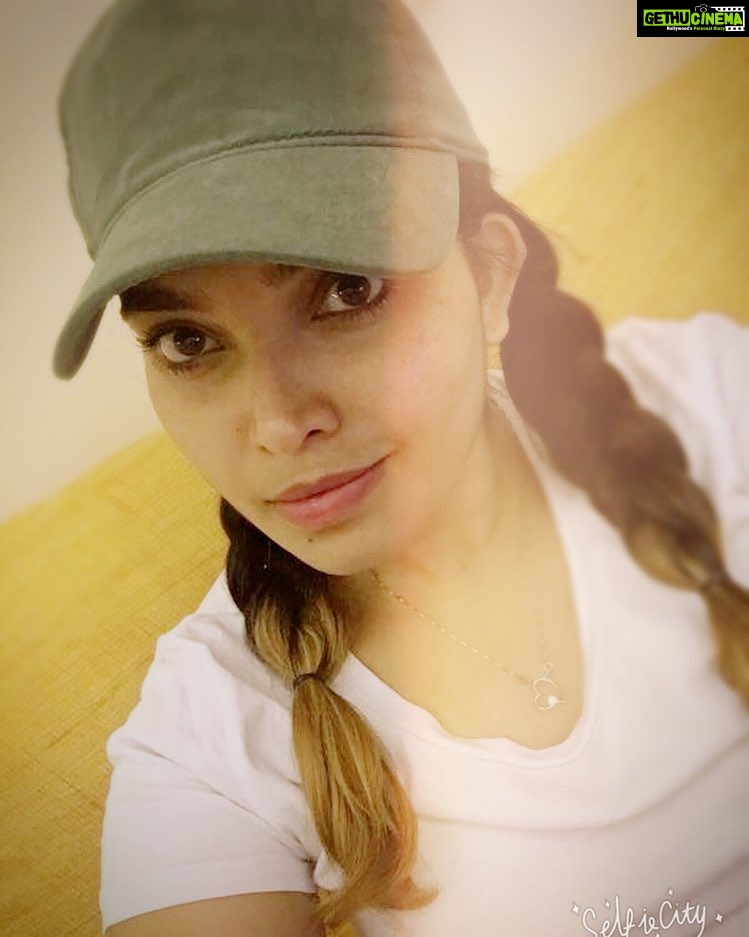 Ishaara Nair Instagram - Staying strong #goodmorning #goodaftwenoon