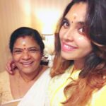Ishaara Nair Instagram - Good evening guys #aboutlastday #templevisit #momlove #chottanikkaratemple #darshan #happymomnhappyme #happyfaces😊