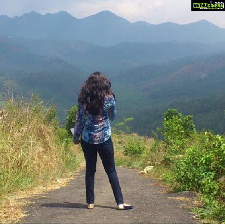 Ishaara Nair Instagram - Hey Mother Nature!! Nothing makes our lives more beautiful than u do. #homecalling #lovenature #cantwaittobethere #lovemyplace #bliss #heavenonearth #naturekid #peaceofmind #excitedmuch #throwback @sahil_psytrance_v2