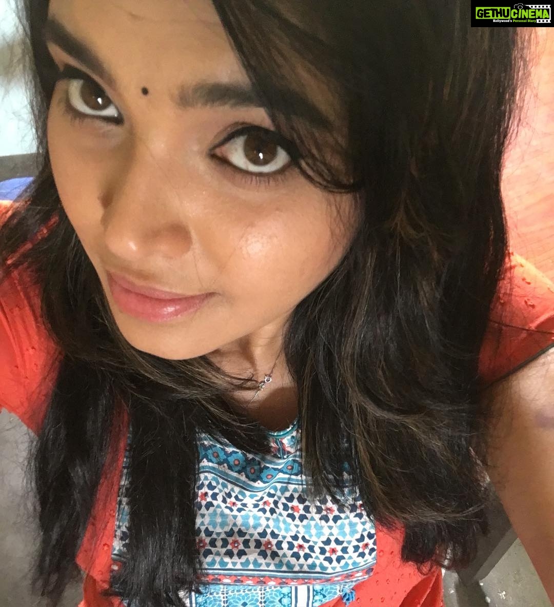 Ishaara Nair Instagram - #afteratiresomedayatshoot #stilllovingmyjob #actorlife #notsoeasy #sunsunsun 🌞🌞🌞