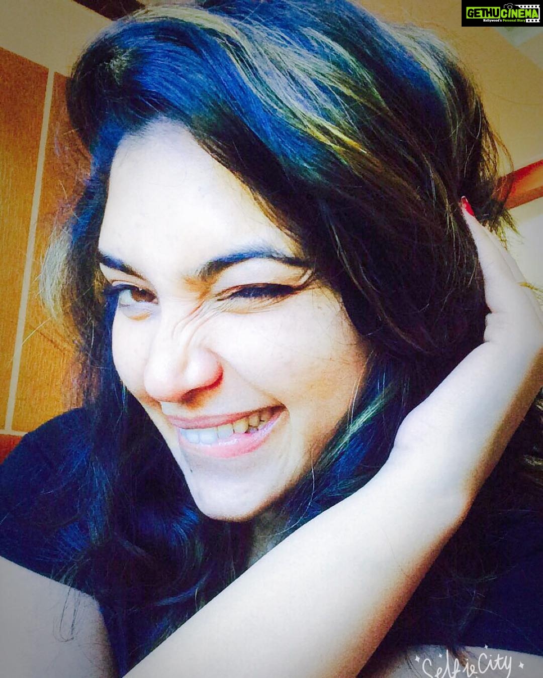 Ishaara Nair Instagram - #goodday #goodnoon #goodvibes #happiness