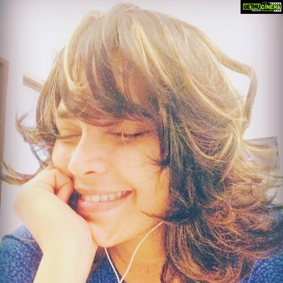 Ishaara Nair Instagram - #candidshot #tryingtofindacaption #chennai #spreadsmiles
