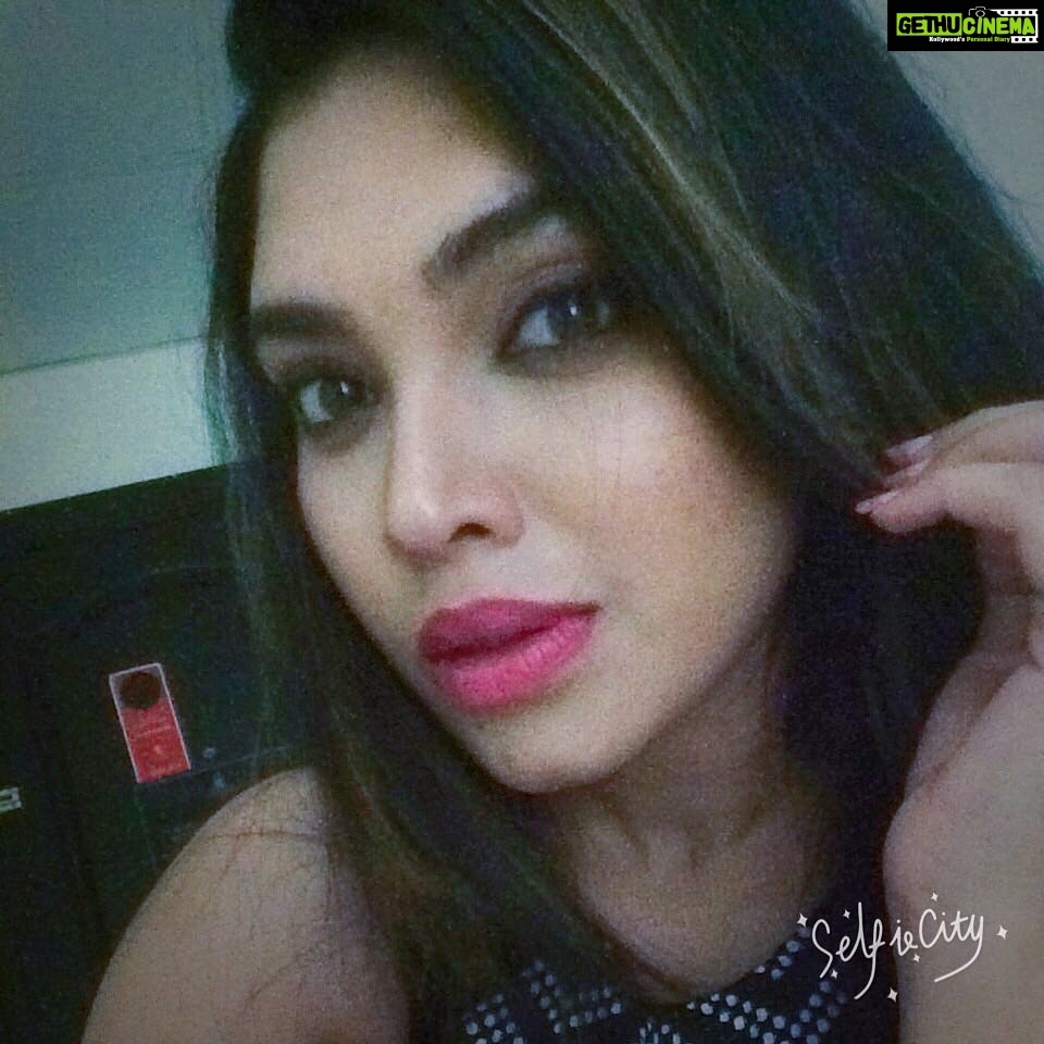 Ishaara Nair Instagram - #dubaifashionweek #showstopper #backtheramp #backafterabreak #awesomeness #loveit #highheels #designercollections #dalubaby #dubaidiaries