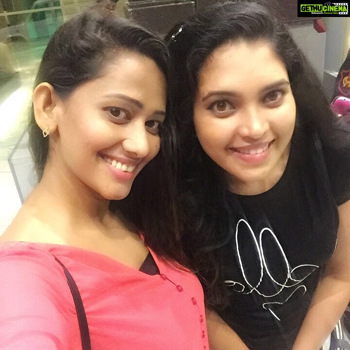 Ishaara Nair Instagram - Lovely time.. #actresssanjana #timeflies #happiness #blessedday #ramji