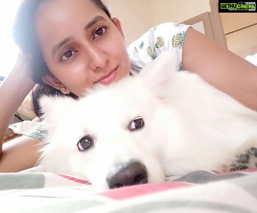 Ishika Singh Instagram - We both lost in thoughts #lostintime #damroo #petlover #doglovers #doglover #pawsome