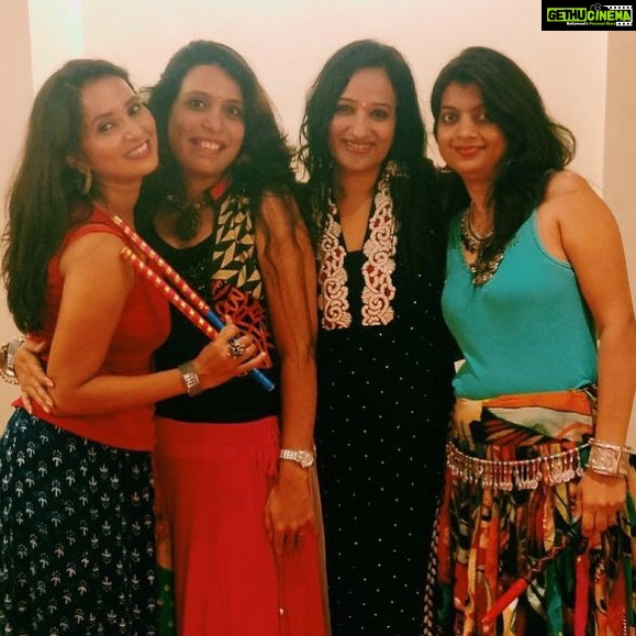 Ishika Singh Instagram - Dancing divas on Navratri #navratri #dandiyanights #dandiya #dandiyaraas2k17
