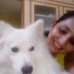 Ishika Singh Instagram – Coming back home , removing makeup and taking him in arms :) makes me feel so awsome #loveforpets #damroo #puppylove🐶  #pawsome