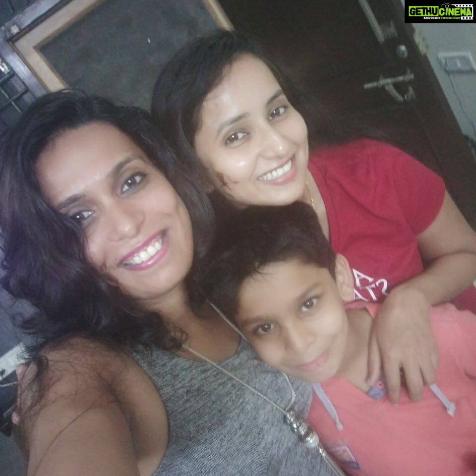 Ishika Singh Instagram - Cute pic ... #birthdayparty #birthdayfun