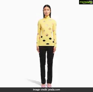Ishika Singh Instagram - Prada sweater ... is it really a sweater ..????? I don’t know what was going in the mind when it was being designed .. and it’s for sale for rs90000 ! Come on prada next time keep ur brains at right place while designing . #prada #pradadisaster #pradalover #pradasweater #pradafashion #fashiondisaster