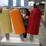 Ishika Singh Instagram - Want bite ? Come n grab 😘😂 #icecreambar