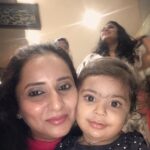 Ishika Singh Instagram - She was my lunch buddy today ..: ) Isn't she adorable #cutekidzz #lovelybabygirl #dimpy #babysdayout #babyandme #lunching #lunchbuddy
