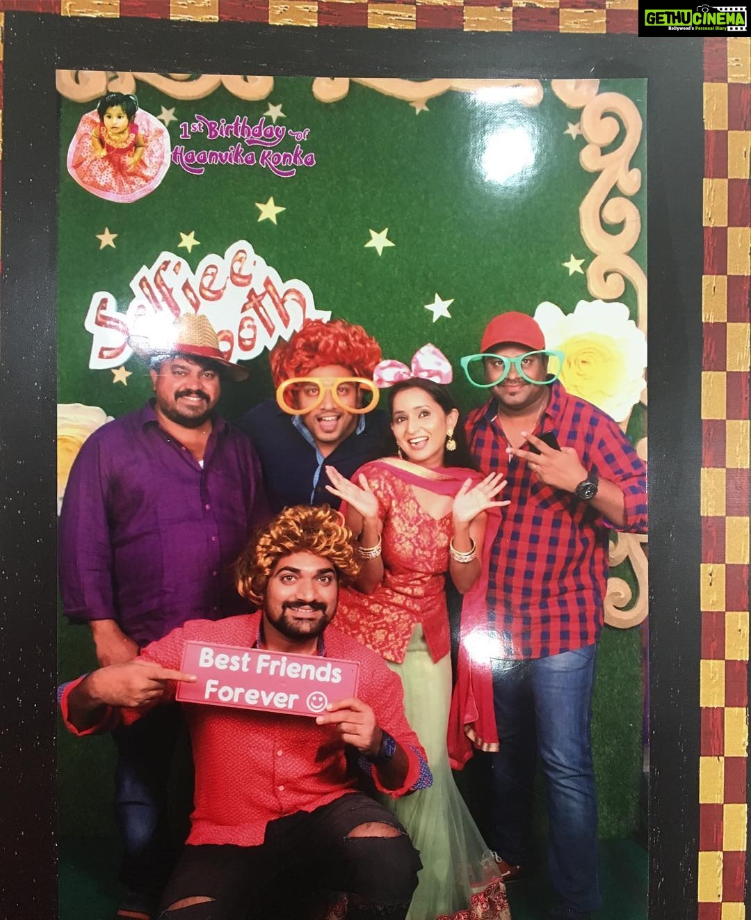 Ishika Singh Instagram - Enjoying bday party #bdaybash