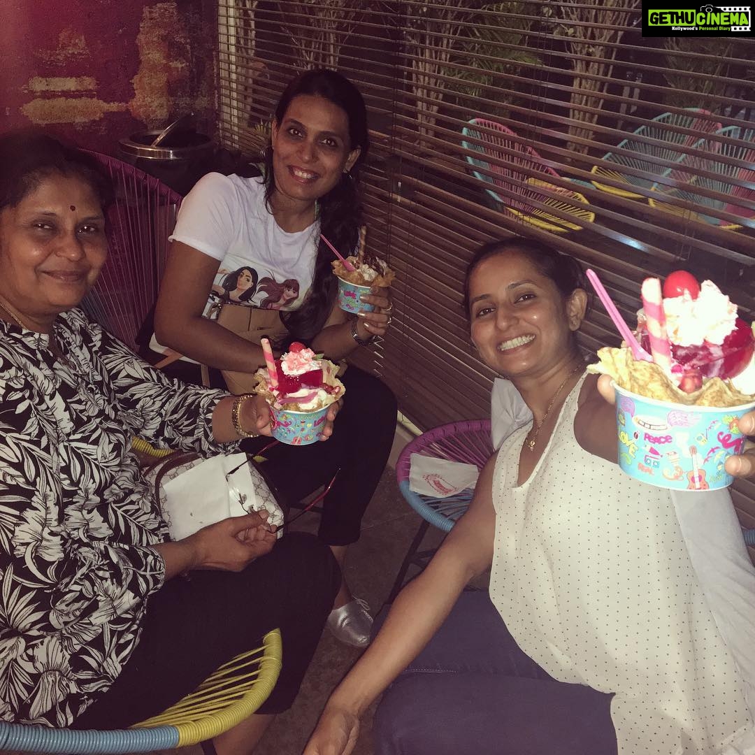 Ishika Singh Instagram - After heavy dinner it's time for some ice cream #ohsostonedicecream #funtime