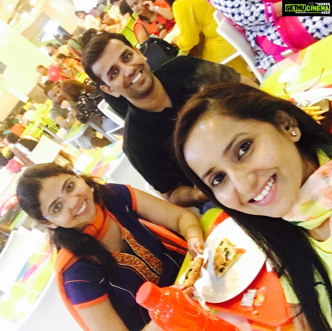 Ishika Singh Instagram - Family time ... movie .. eat out... lots of talking and laughing #familyday #familyfun #eatingout #moviedate #dogspurpose