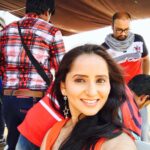 Ishika Singh Instagram - As our technical team I take selfie #selfieatwork #actorslife🎬 #actorlife #actorsworld #filmmaking #letmetakeaselfie