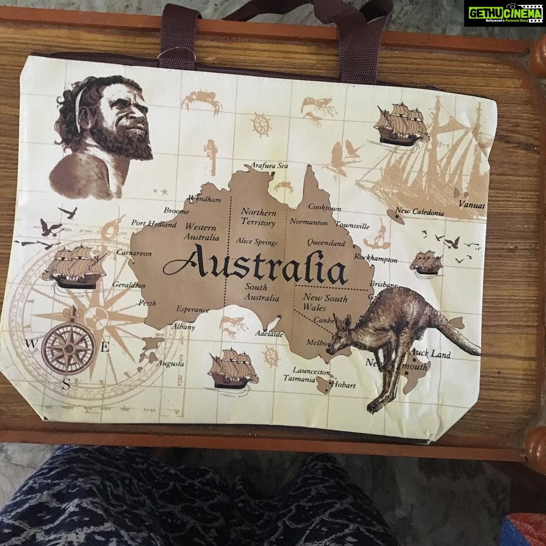 Ishika Singh Instagram - A beautiful bag gifted by my neighbour after her australia trip #australia #australiatrip #australiatourism