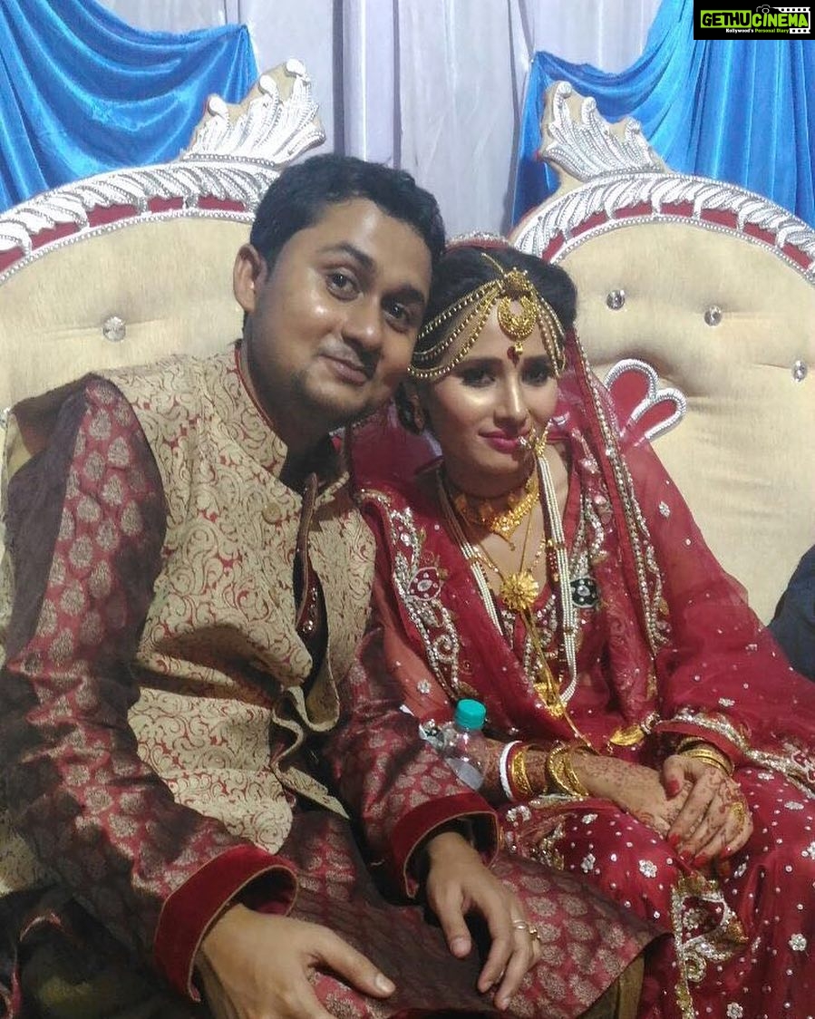 Ishika Singh Instagram - Even am married now .. hooked and locked for life ! #marraigeceremonyπ #weddingpreparations #weddingtime #weddingidea #wedlock ππππππππππππ