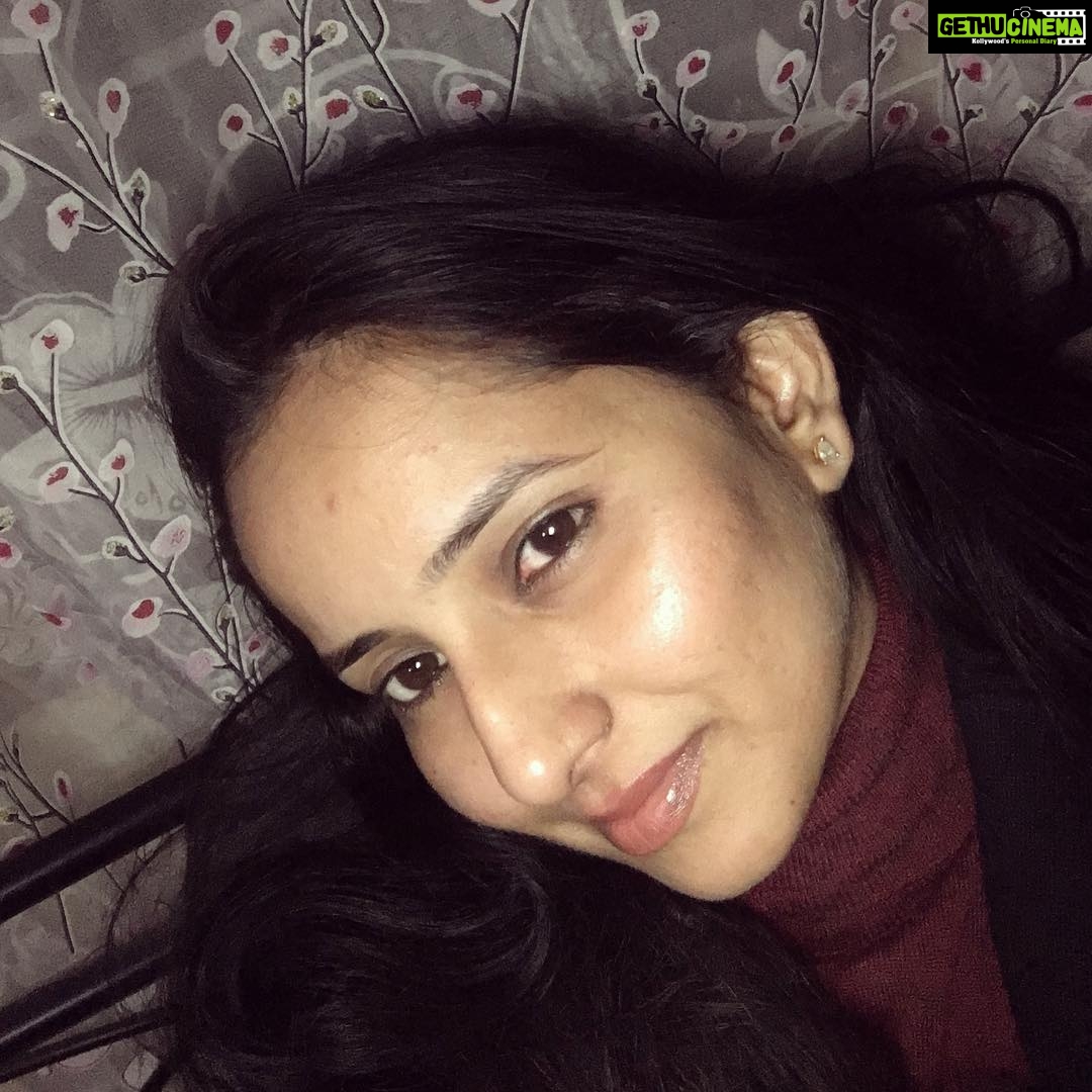 Ishika Singh Instagram - Sick selfie #sick😷 #sickandtiredofbeingsickandtired #sickagain