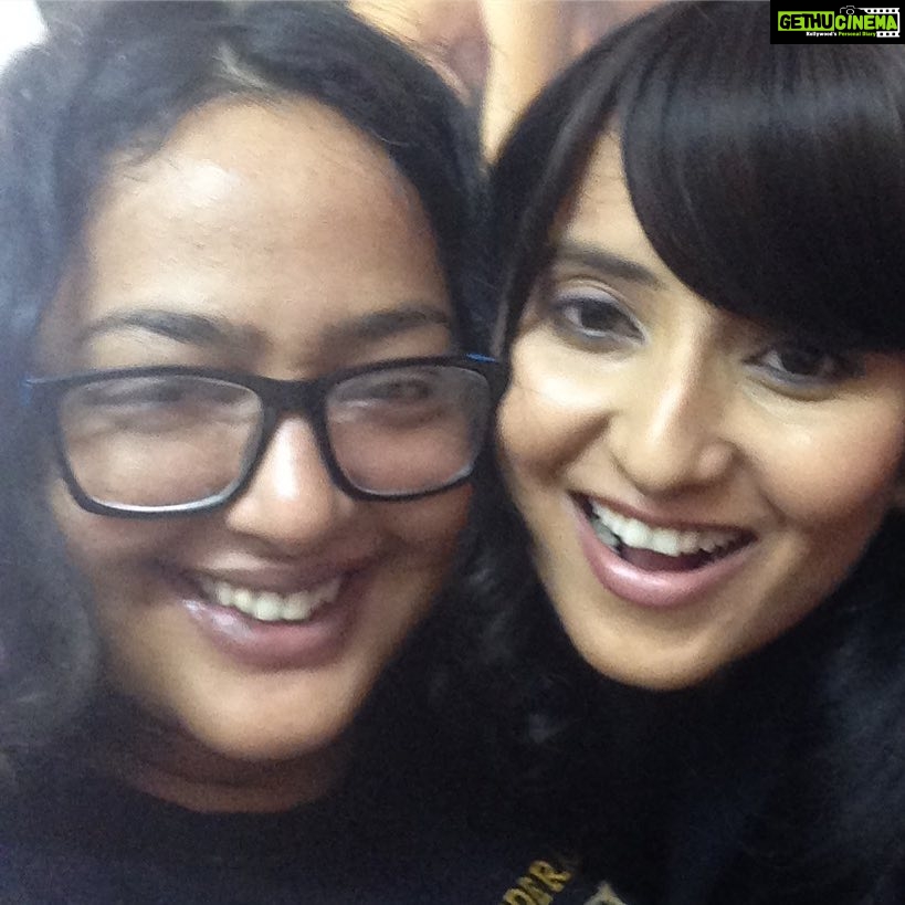 Ishika Singh Instagram - Love her ... she is a magician 🎩 #makeup @chitramaudgil