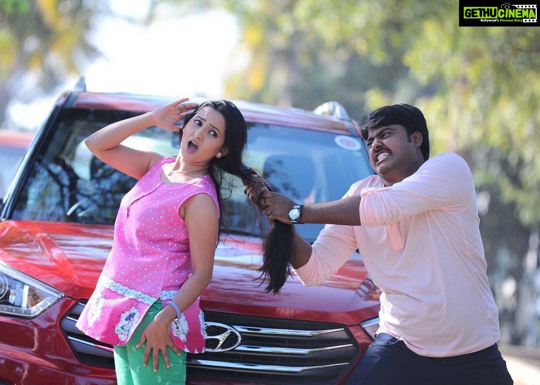 Ishika Singh Instagram - My upcoming film pic ! Isn't it funny !!!