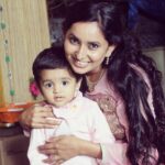 Ishika Singh Instagram - Isn't she adorable ???? Such a cute kid ....can't stop loving her !!!!😘😘😘