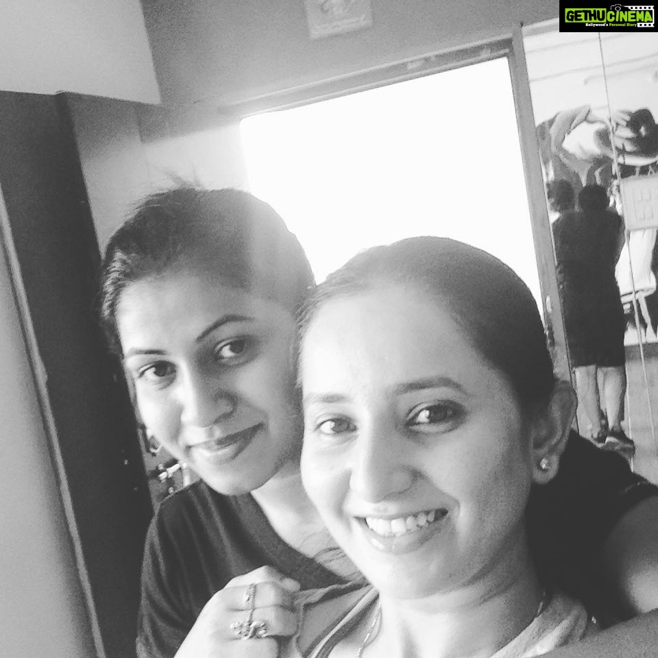 Ishika Singh Instagram - Black or white ??? It's black n white