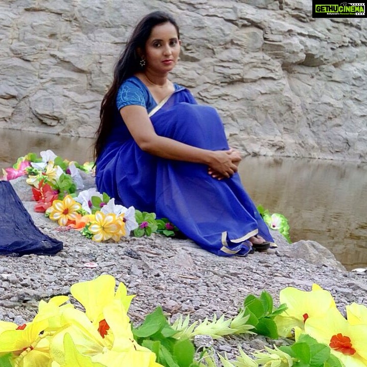Ishika Singh Instagram - Was made to sit here ... For shoot