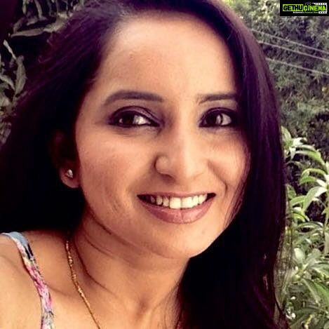 Ishika Singh Instagram - After horror look it's selfie time