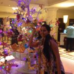 Ishika Singh Instagram - Beautiful Christmas tree couldn't resist ... Taking a pic ! Hyderabad Marriott Hotel and Convention Centre