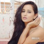 Ishika Singh Instagram -